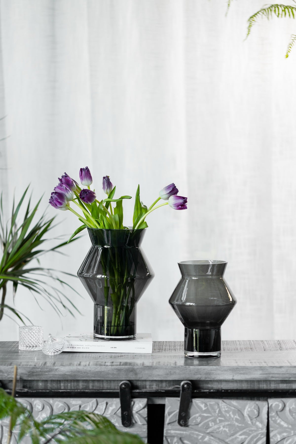 Large design vase with jaggy angular cylindrical shape, dark gray high quality glass, CUZ14GR