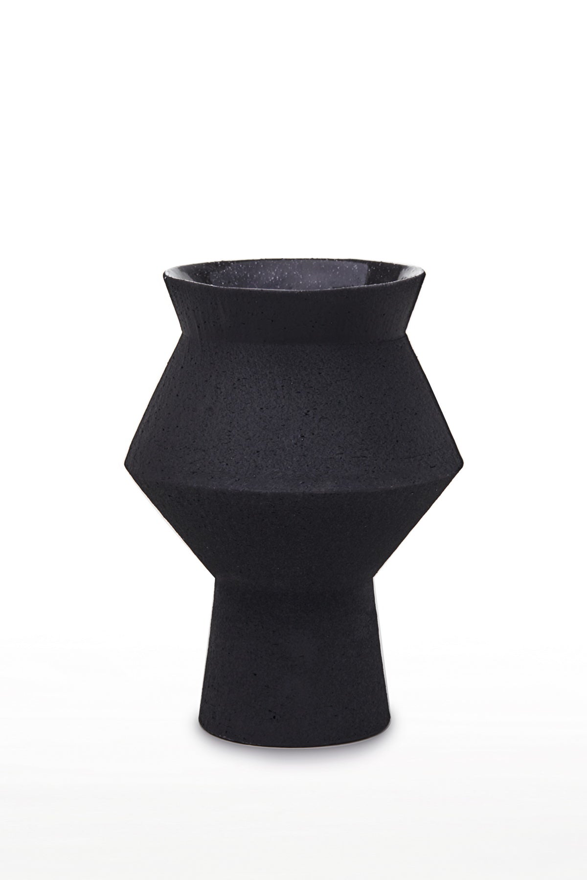 jaggy angular round vase in ceramic: CUZCO 27ZW